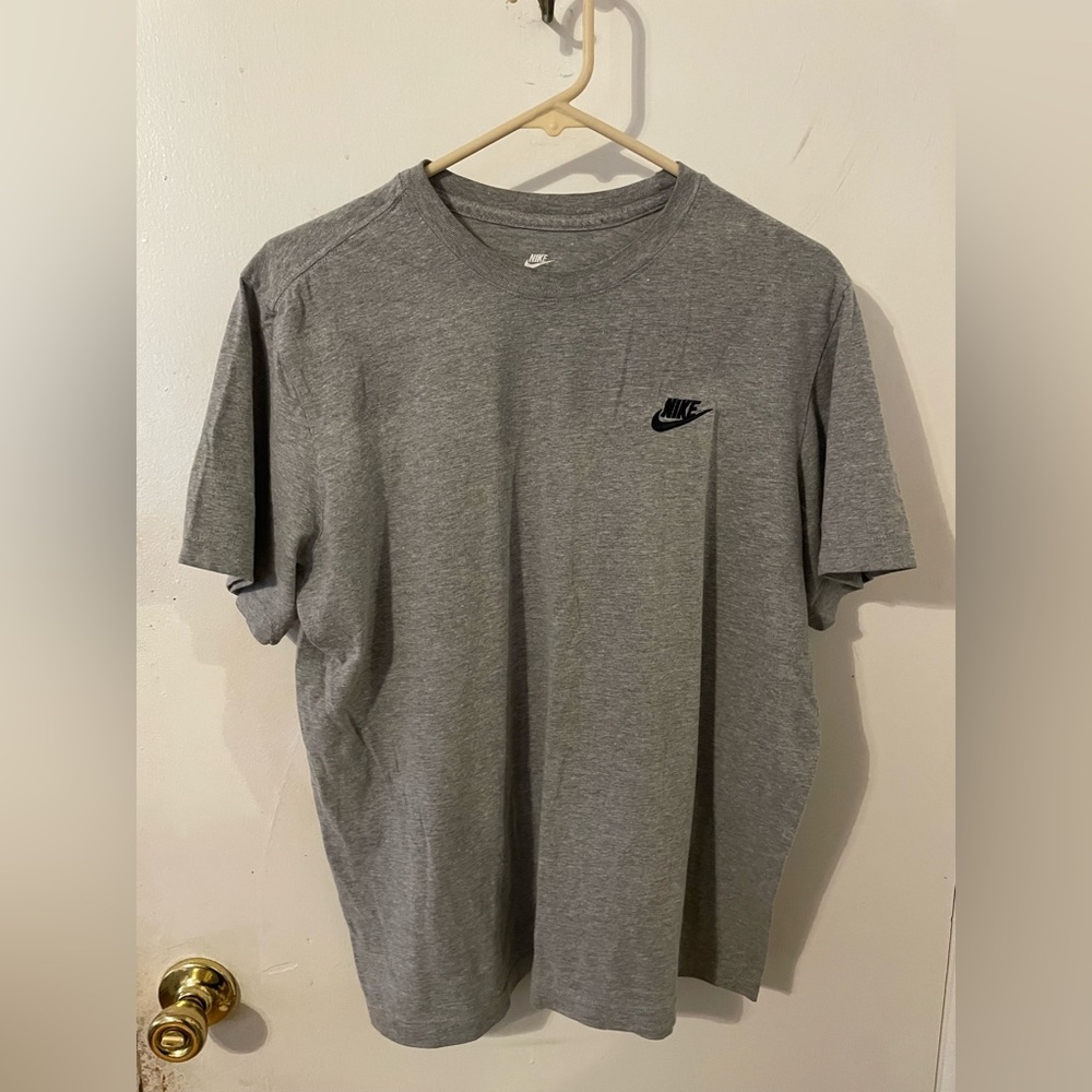 Nike Men's Short Sleeve Gray Tee